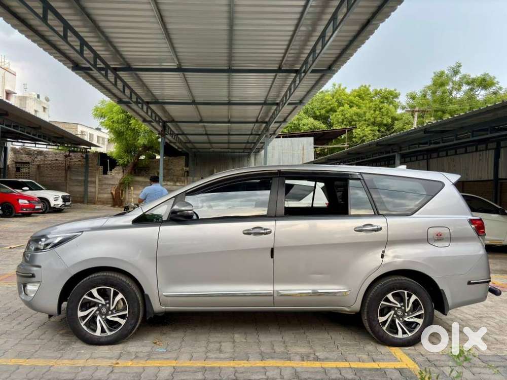 Toyota Innova Crysta [2020-ongoing] 2.4 Gx 8 Str, 2024, Diesel