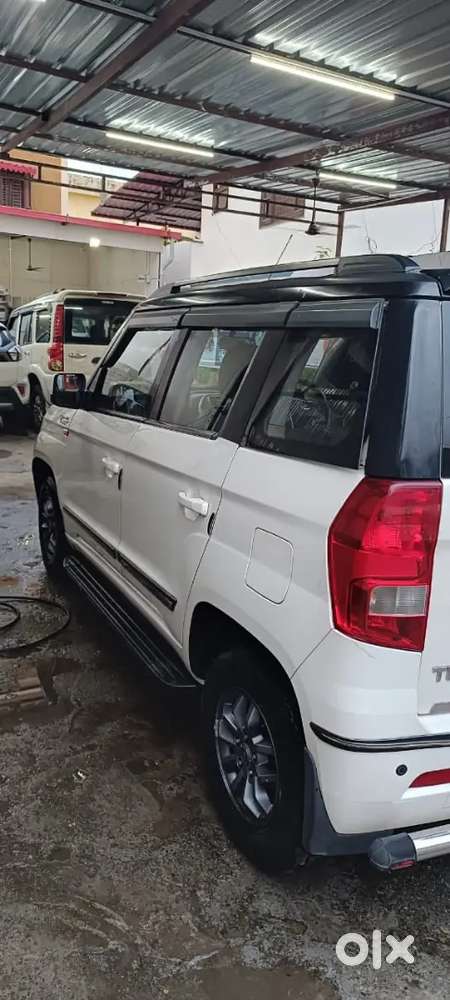 Mahindra Tuv 300 2018