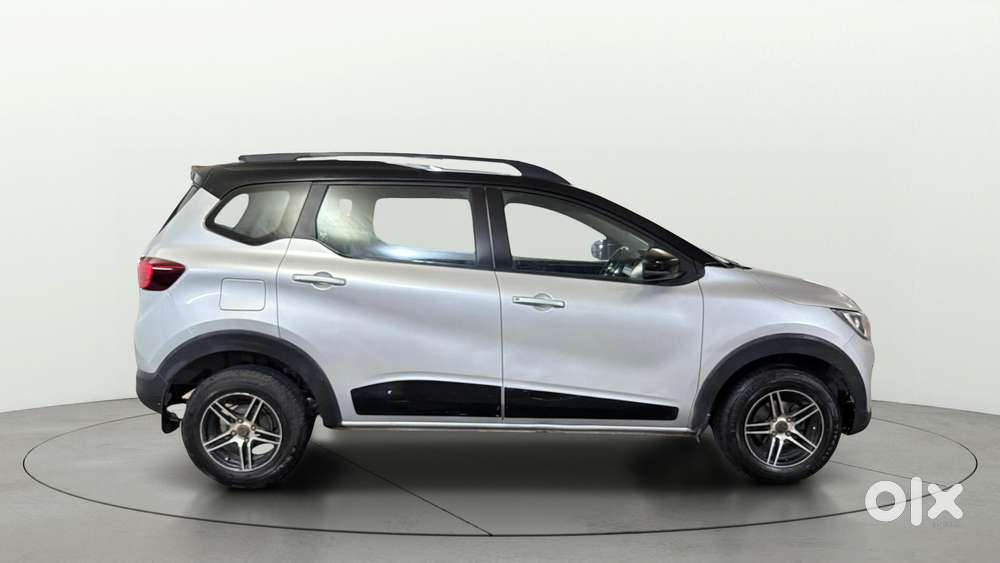 Renault Triber Rxt, 2022, Petrol