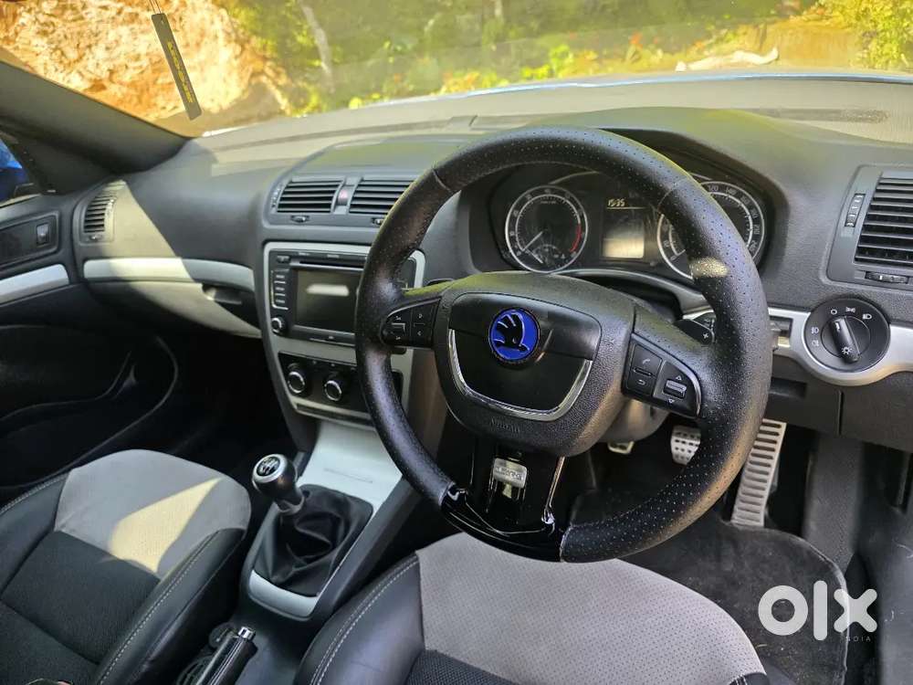 Skoda Laura 1.8 Rs 2012 Manual