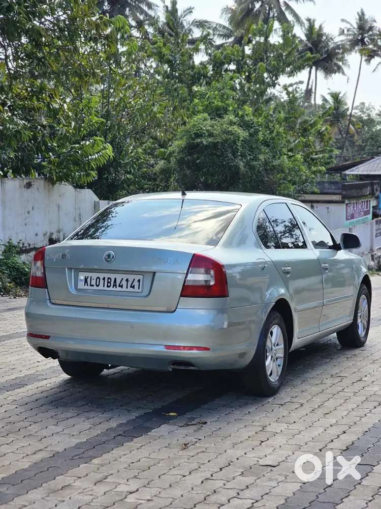 Skoda Laura 2011 2.0 Liture