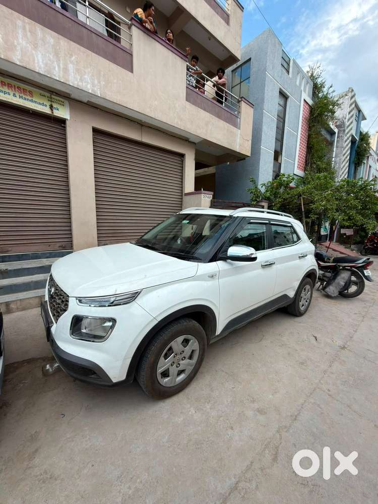 Hyundai Venue Petrol 2021