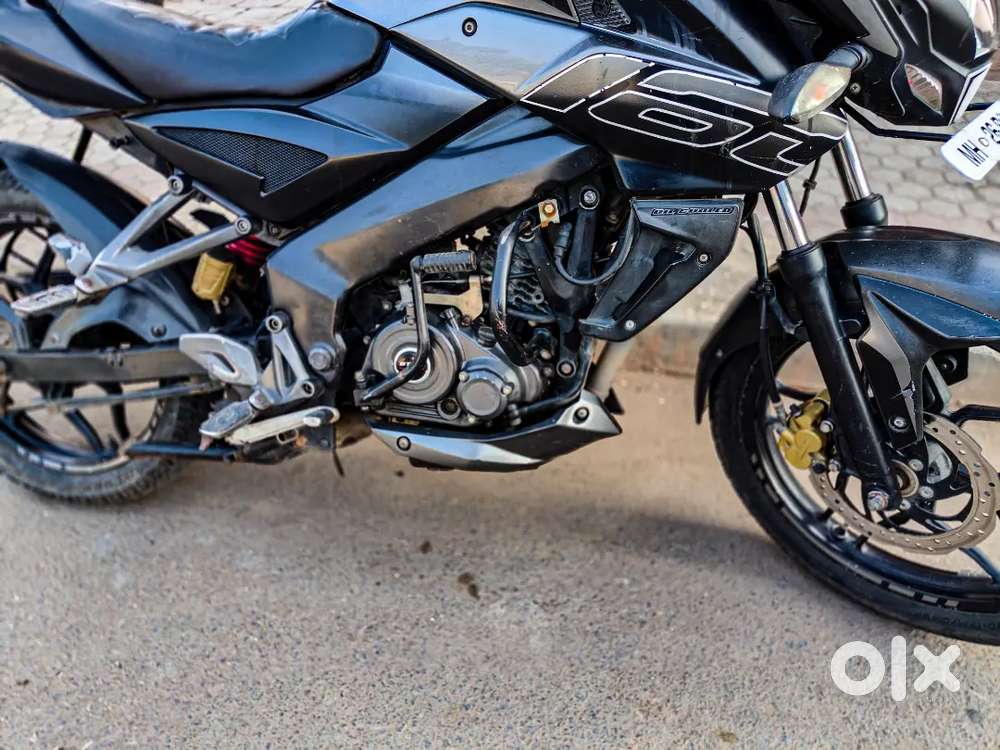 Maruti Suzuki Swift Vxi 2016 Manual And Bajaj Pulsar Ns 160