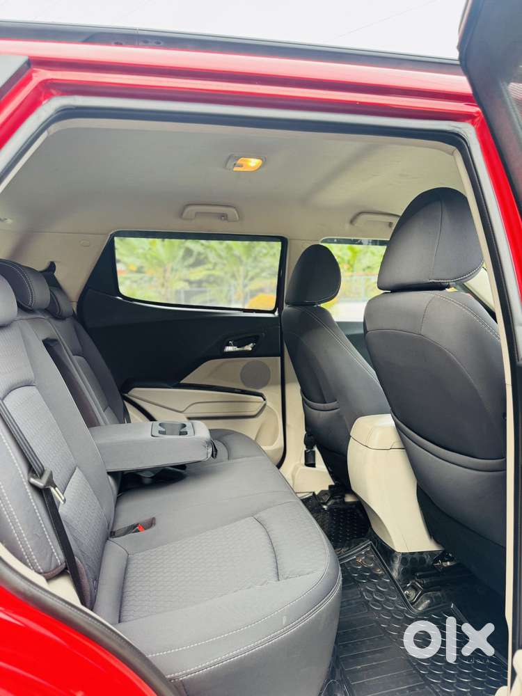 Mahindra Xuv300 W8, 2020, Petrol