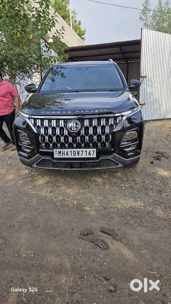 Mg Hector Plus Savvy 2026 Waiting