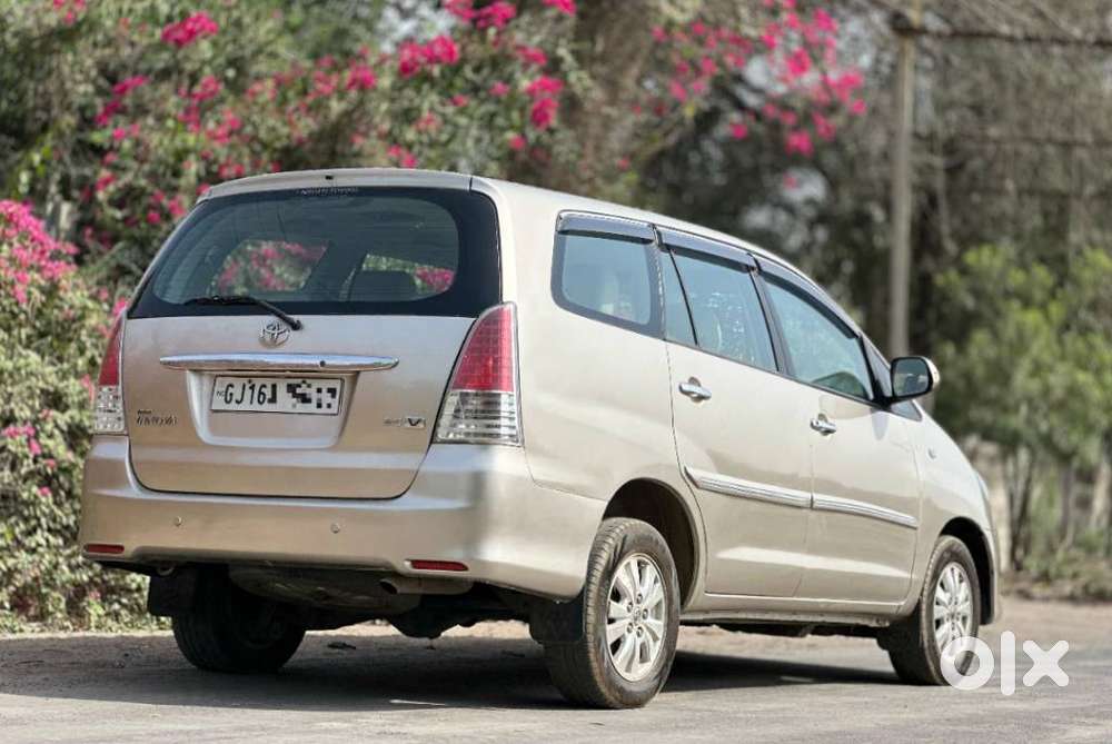 Toyota Innova 2004-2011 2.5 V Diesel 7-seater, 2009, Diesel