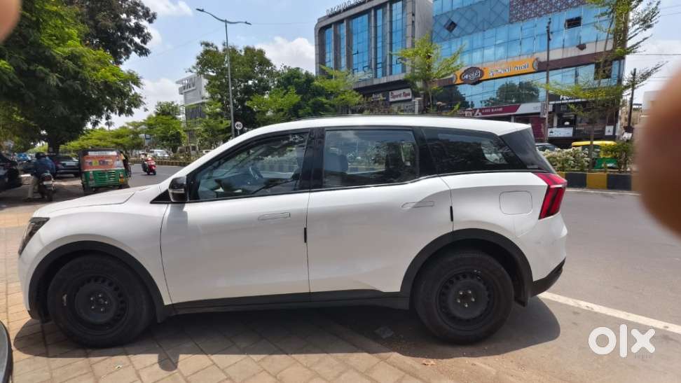Mahindra Xuv700 2.2 Ax 5 Diesel At 7 Str, 2025, Diesel