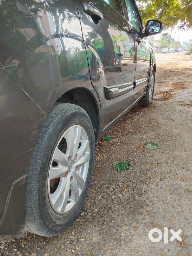 Maruti Suzuki Ertiga Shvs Zdi Plus, 2017, Diesel