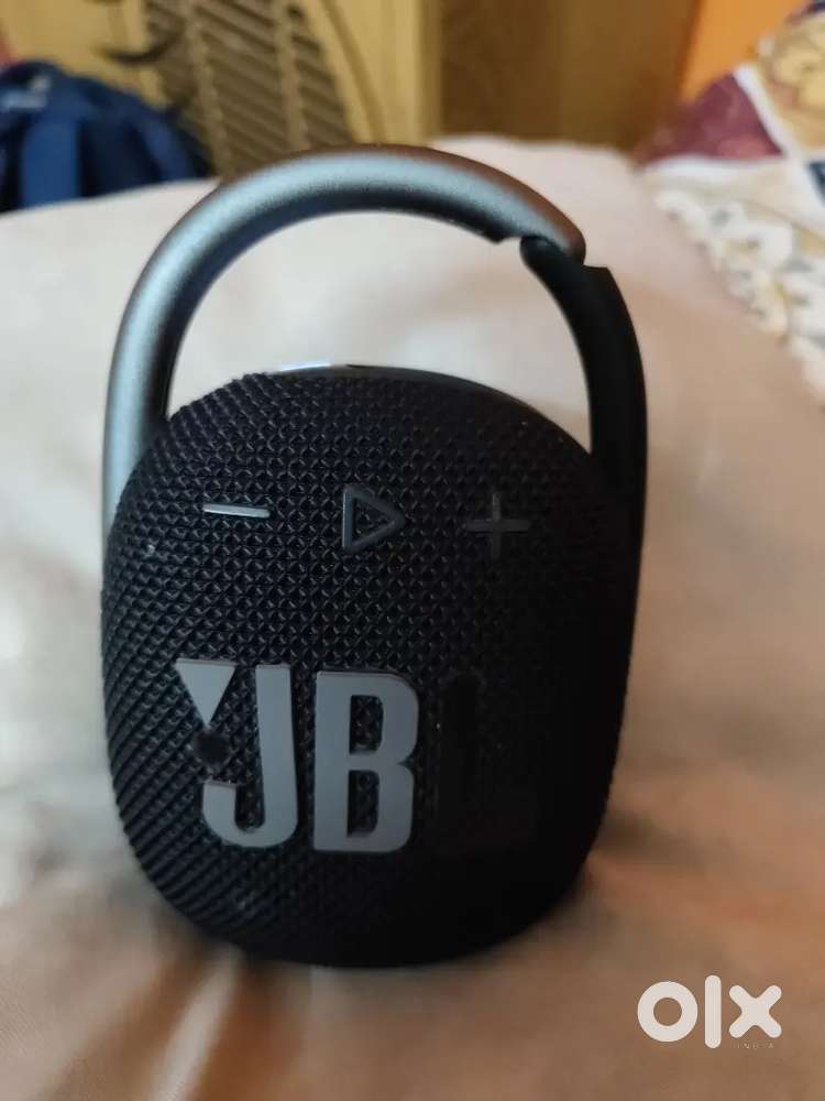 JBL speaker clip4