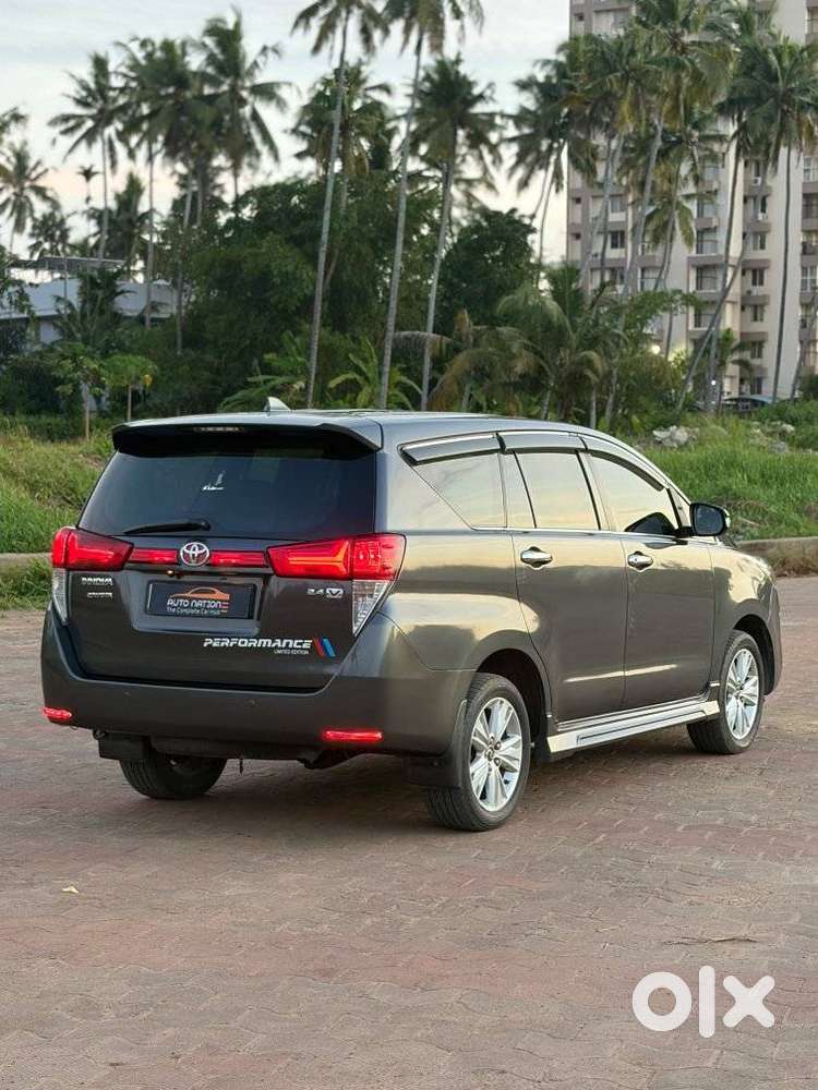 Toyota Innova Crysta 2.4 V, 2017, Diesel