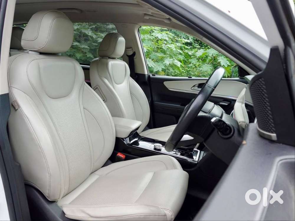 Mahindra Xuv700 2.0 Ax 7 Petrol At Luxury Pack Str, 2023, Petrol