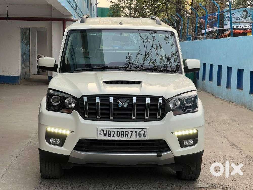 Mahindra Scorpio S11 Mt 7s, 2023, Petrol