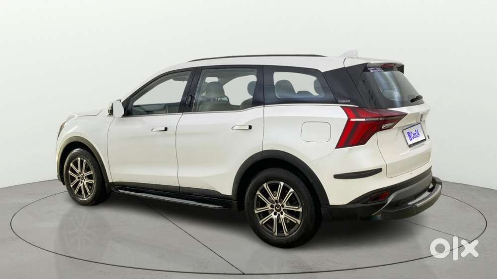 Mahindra Xuv700 2.0 Ax 7 Petrol Mt Str, 2024, Petrol