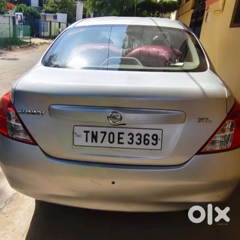 Nissan Sunny 2011