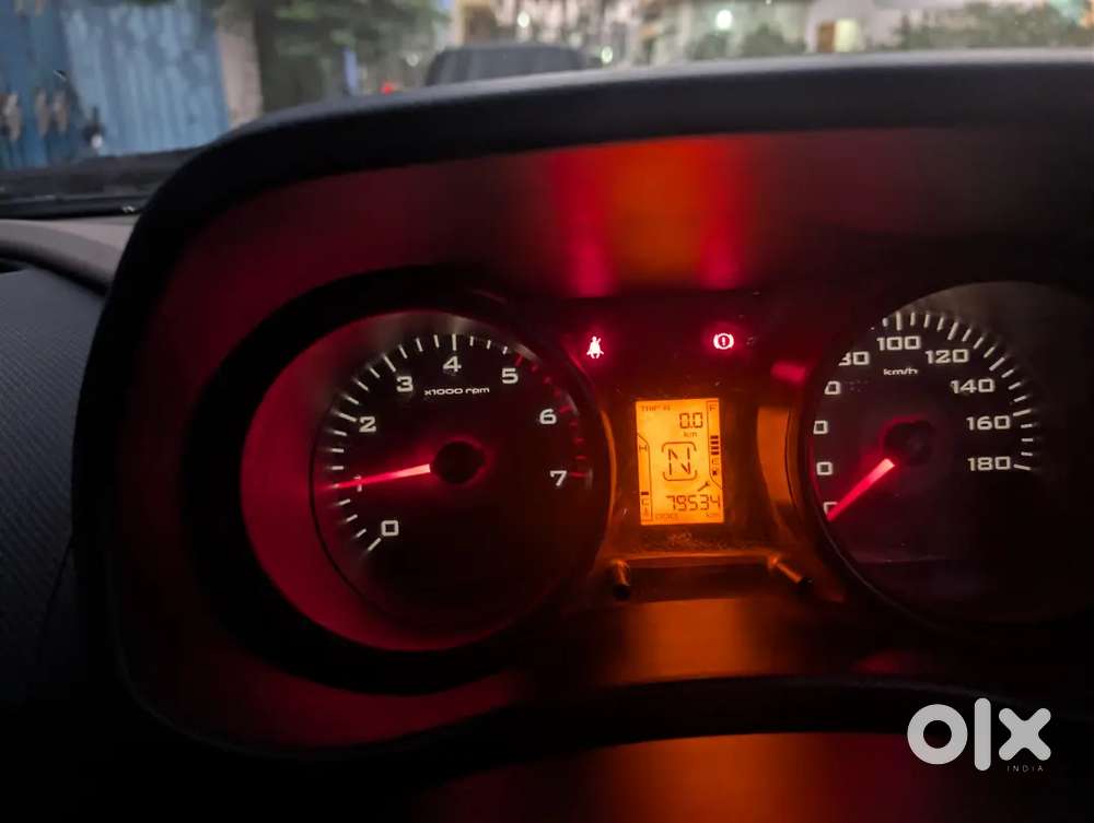 Mahindra Tuv 300 2016 Diesel 80000 Km Driven