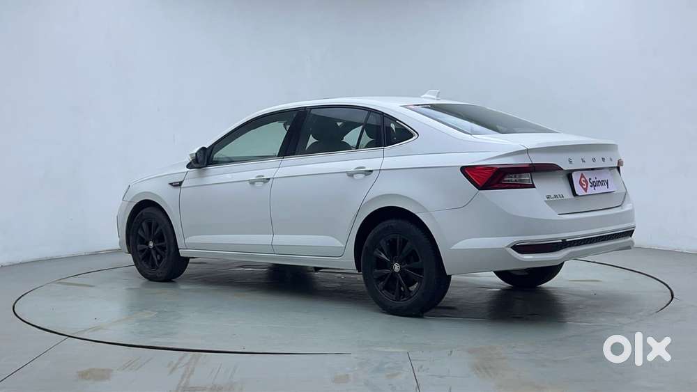 Skoda Slavia Style 1.0l Tsi At, 2022, Petrol