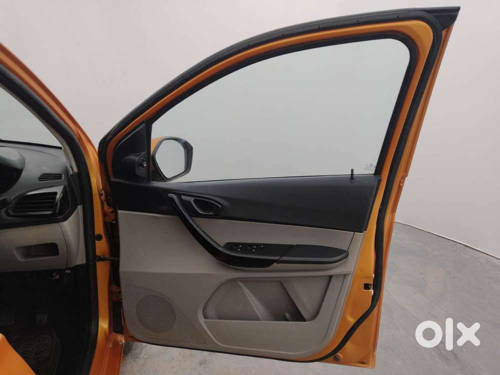 Tata Tiago 1.2 Revotron Xt, 2017, Petrol