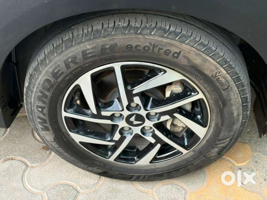 Mahindra Xuv 3xo Ax5 Pm Mt, 2025, Petrol