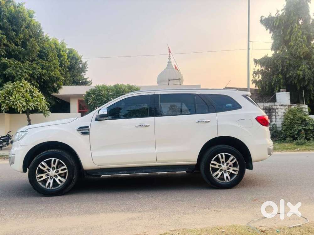 Ford Endeavour 2.2 Titanium At 4x2, 2016, Diesel