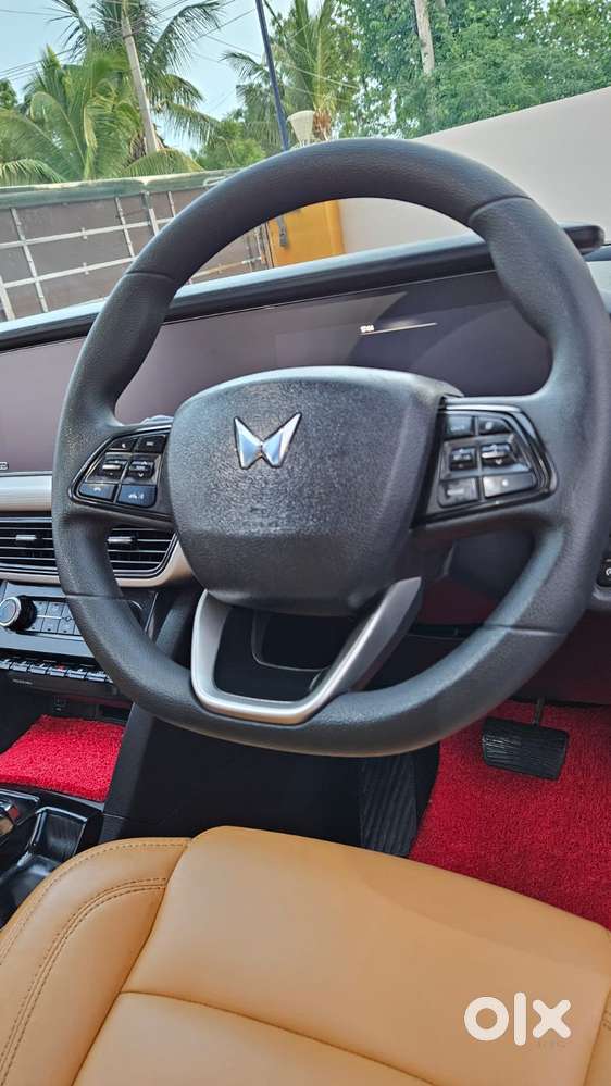Mahindra Xuv700 2.2 Ax 7 Diesel At Str, 2025, Diesel