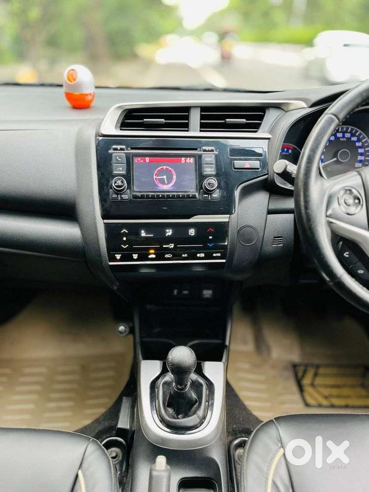 Honda Jazz V Mt Privilege, 2017, Petrol