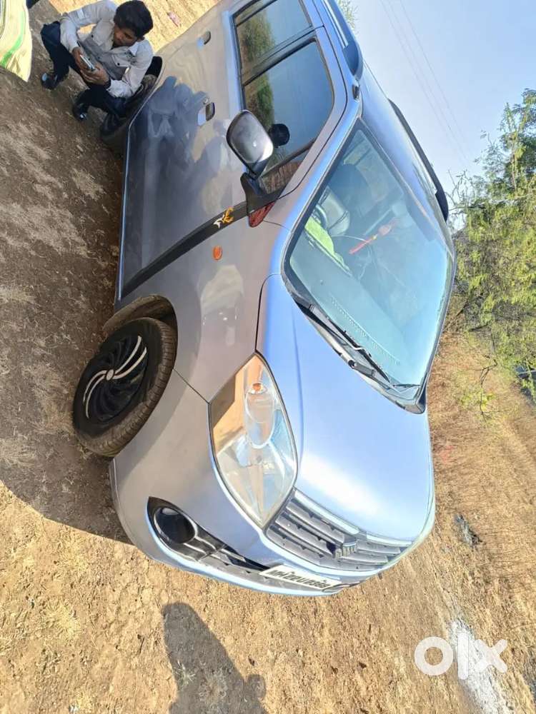 3 Onor
Petrol  + Lpg
Ac Chalu 
Tyre 70% 
Music System
Final 145