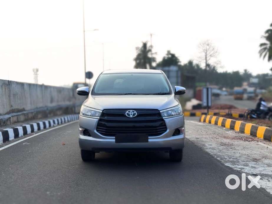 Toyota Innova Crysta 2.4 G Mt 7 Str, 2017