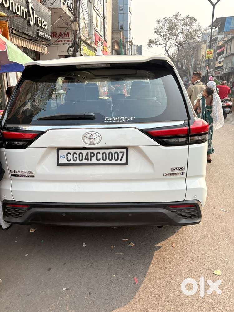 Toyota Innova Hycross 2024 Waiting