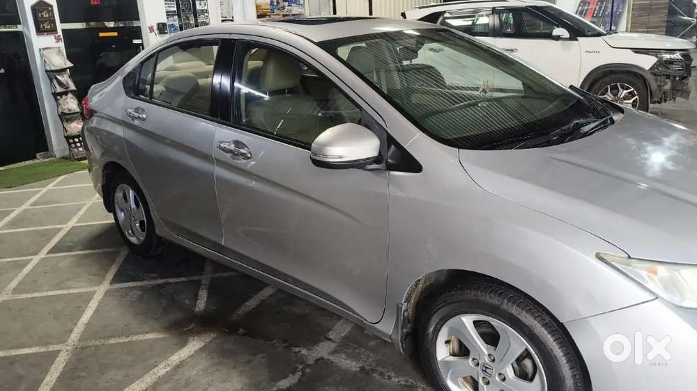 Honda City I Vtec 2015 Automatic With Sunroof
