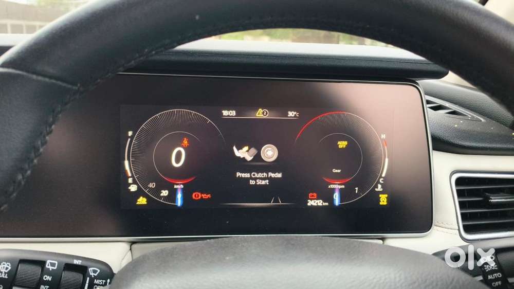 Mahindra Xuv700 2.2 Ax 7 Diesel Mt Luxury Pack Str, 2023, Diesel