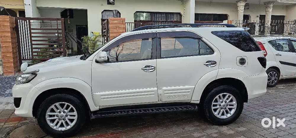 Toyota Fortuner 2013
