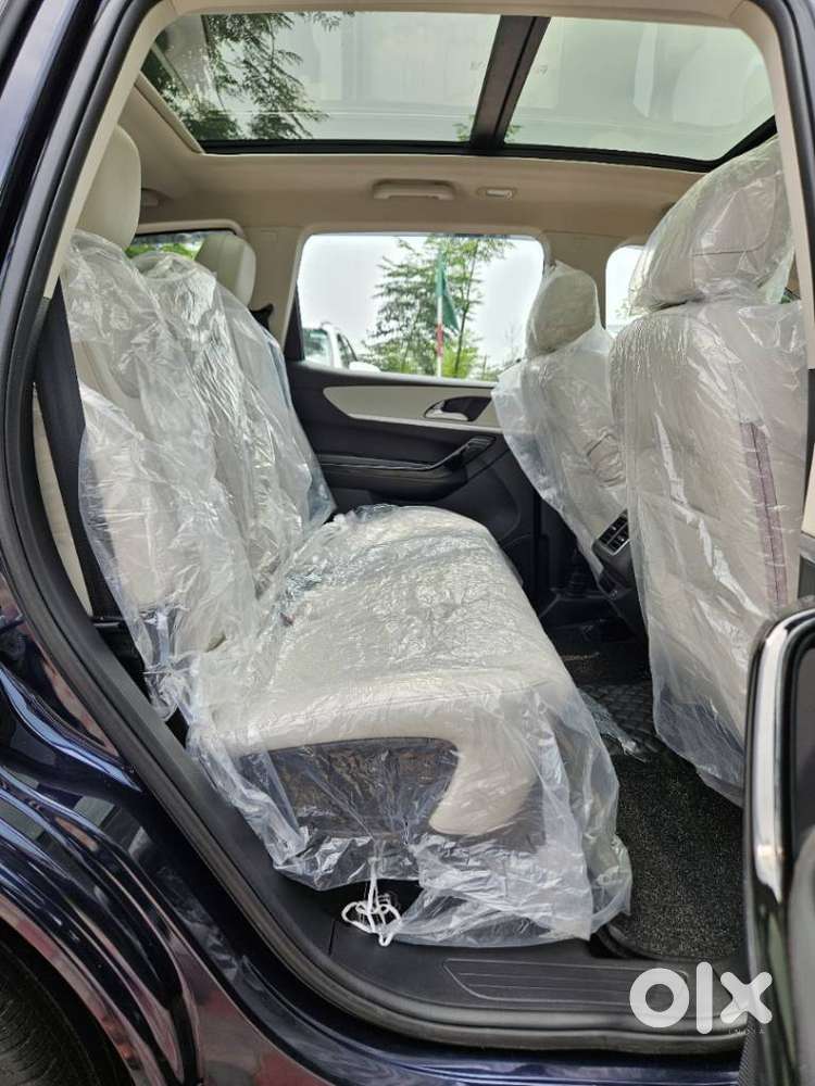 Mahindra Xuv700 2.2 Ax 7 Diesel At Str Awd, 2023, Diesel