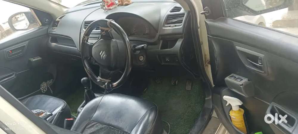 2012 Maruti Suzuki Swift Lxi पेट्रोल