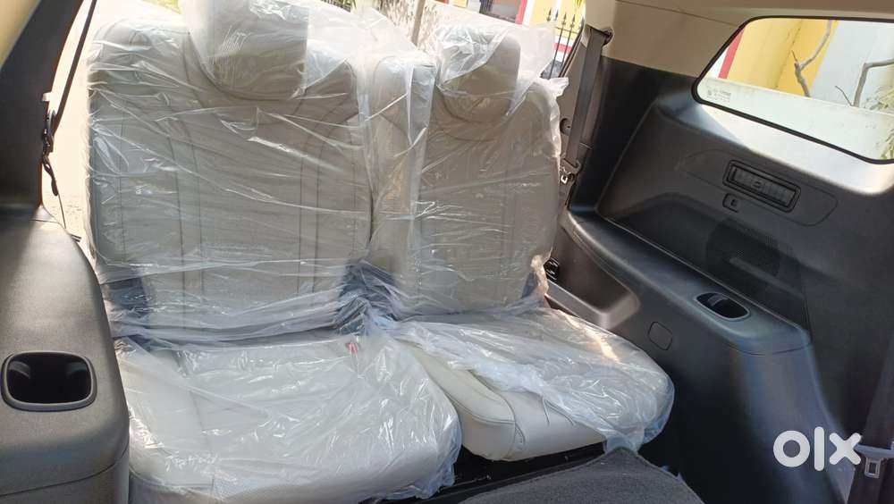 Mahindra Xuv700 2.0 Ax 7 Petrol At Str, 2025, Petrol