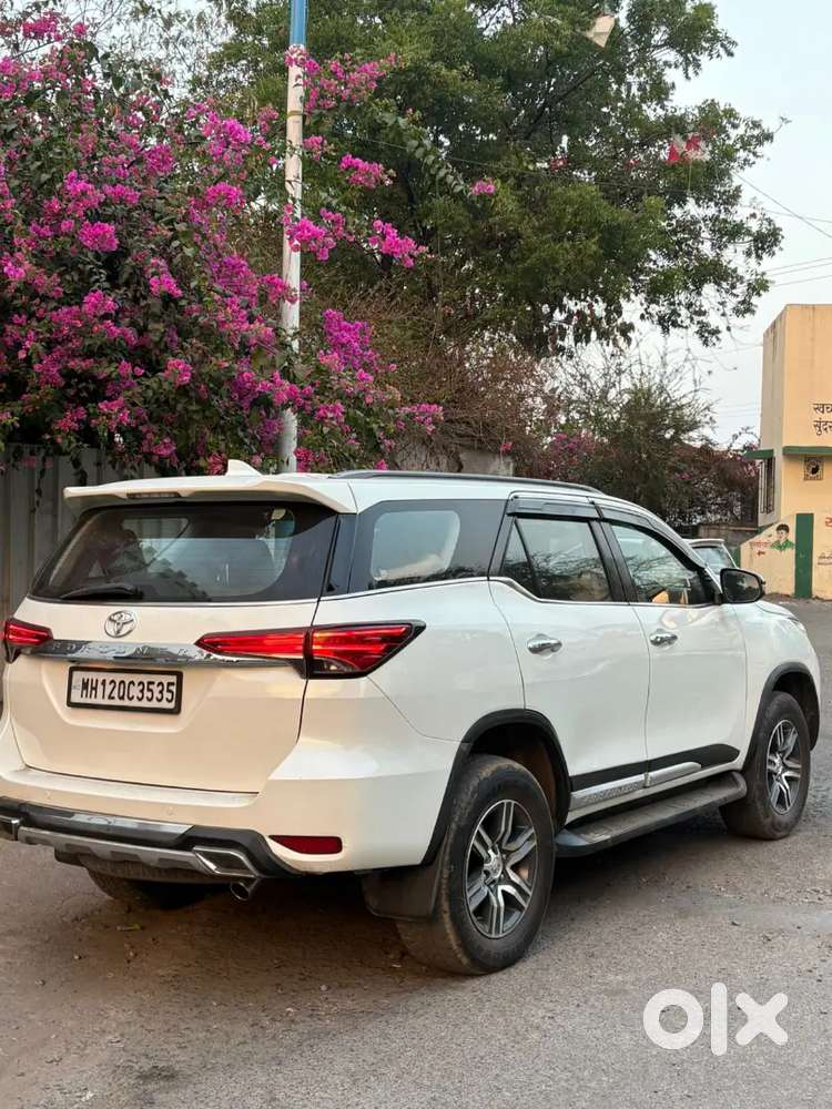 Toyota Fortuner 2018 Diesel 100000 Km Driven