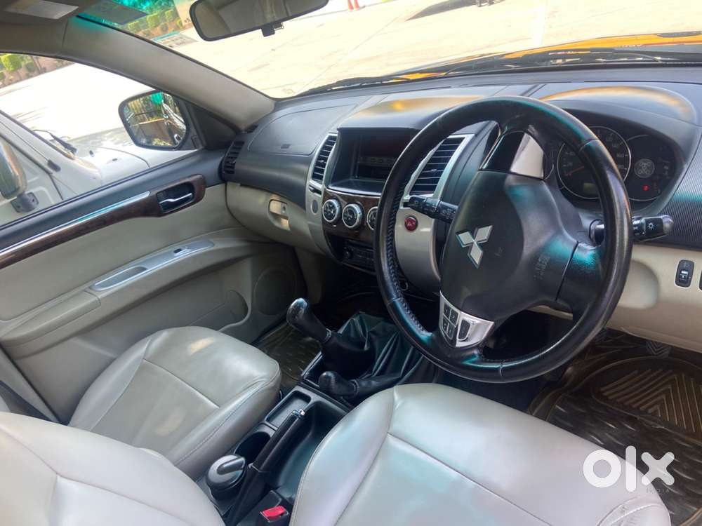 Mitsubishi Pajero Sport 2012