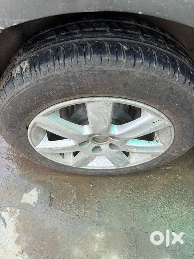 Volkswagen Polo 2012 Car
