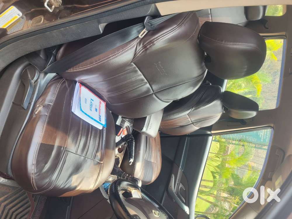 A Well Maintain Mahindra Xuv500 7seater Suv With 2196cc Diesel Engine.