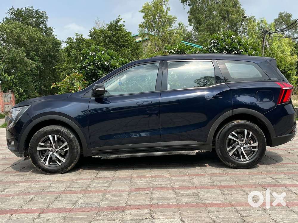 Mahindra Xuv700 Ax 5 Petrol Mt 7 Str (e), 2022, Petrol