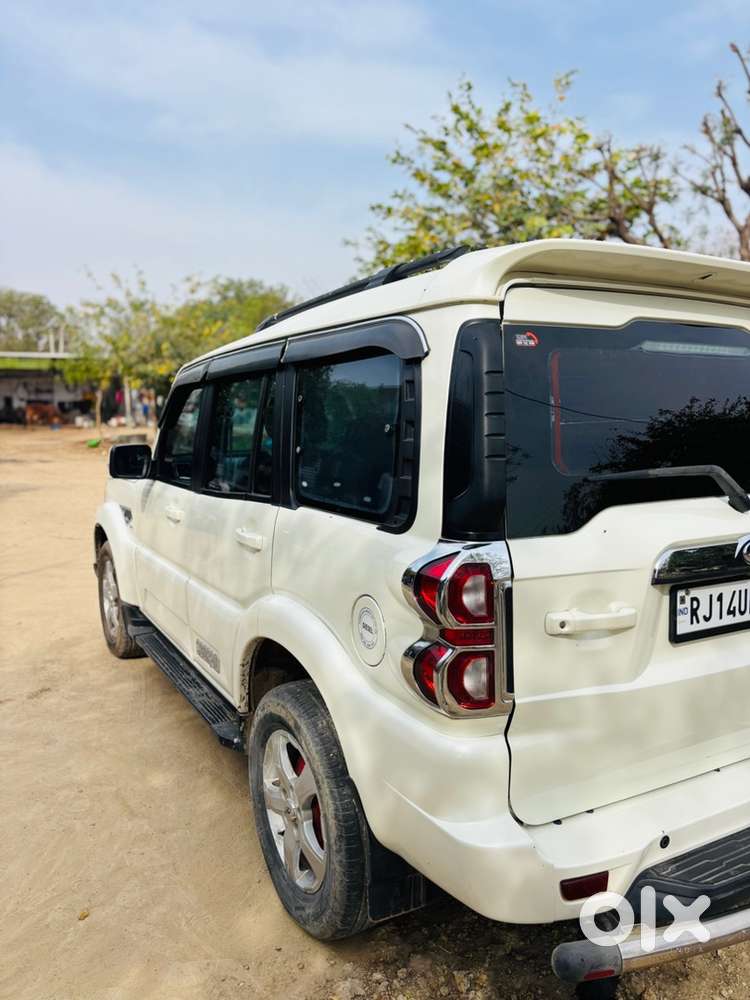 Mahindra Scorpio Captain Seat