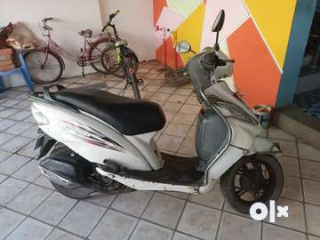 Second hand scooty with good condition Scooters 1760944935