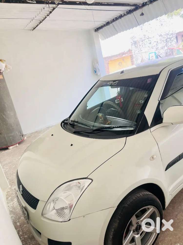 Maruti Suzuki Swift 2010 Petrol