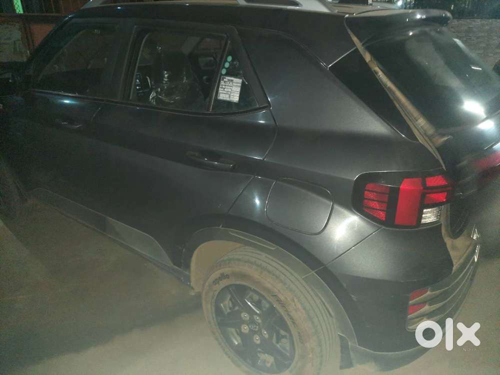 Venue Petrol Variant In Very Good Condition