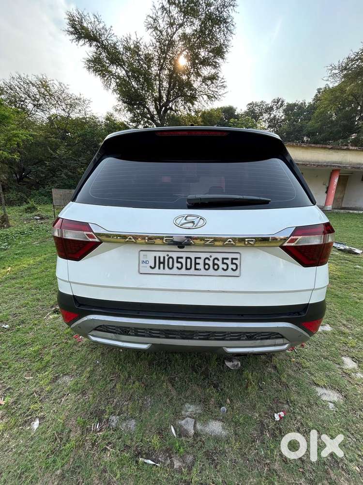 Hyundai Alcazar Signature (o) 7 Seater 1.5 Diesel At Adventure Dual ..