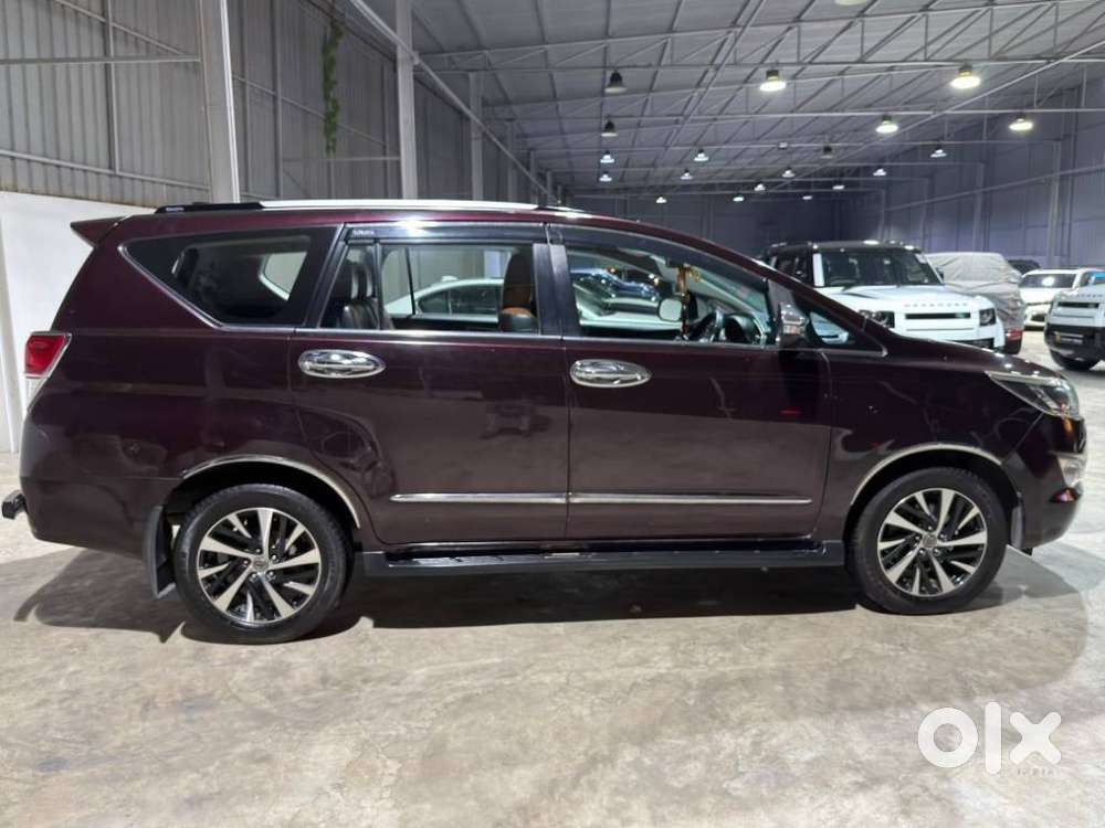 Toyota Innova Crysta 2.8 Zx At 7 Seater, 2016, Diesel