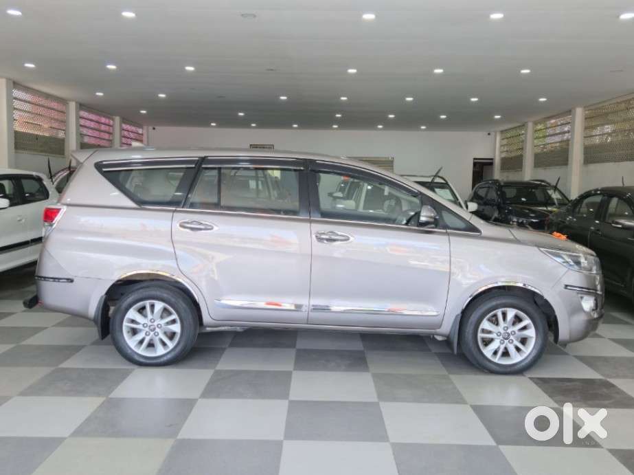 Toyota Innova Crysta 2.8 Gx At 8s, 2016, Diesel