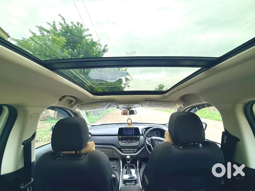 Showroom Condition Scratchless Mint Condition Tata Safari Diesel 2022