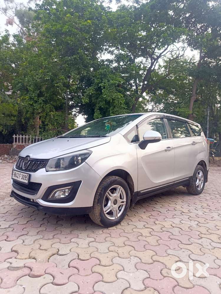 Mahindra Marazzo M6, 2018, Diesel
