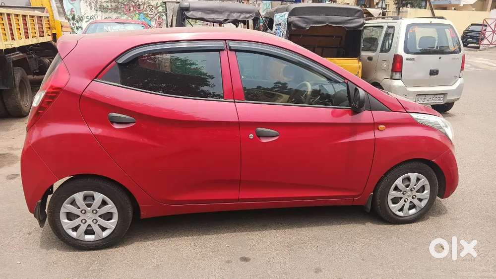 Eon Car Selling, 4 Tyres Nee, And New Battery