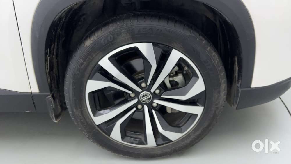 Mg Hector Plus Savvy Pro 1.5 Turbo Petrol Cvt 6 Str Dual Tone, 2023,..